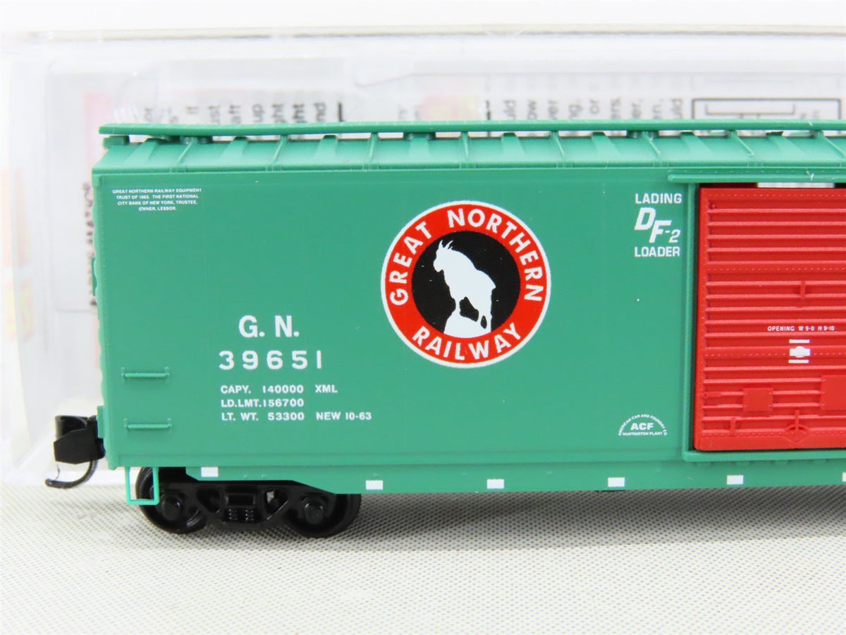 N Scale Micro-Trains MTL 03100530 GN Great Northern &quot;Goat&quot; 50&#39; Box Car #39651