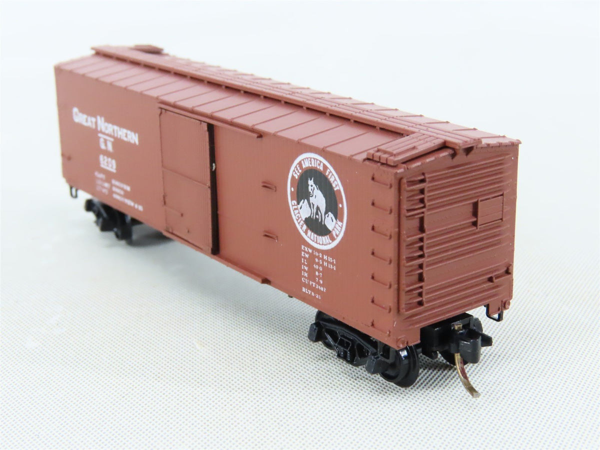 N Scale Kadee Micro-Trains MTL 42080 GN Great Northern 40&#39; Box Car #6209