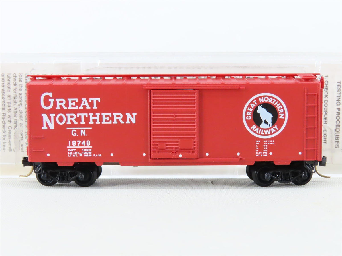 N Scale Micro-Trains MTL 20156 GN Great Northern Single Door 40&#39; Box Car #18748