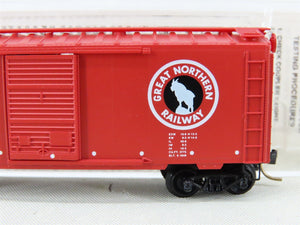 N Scale Micro-Trains MTL 20156 GN Great Northern Single Door 40' Box Car #18748