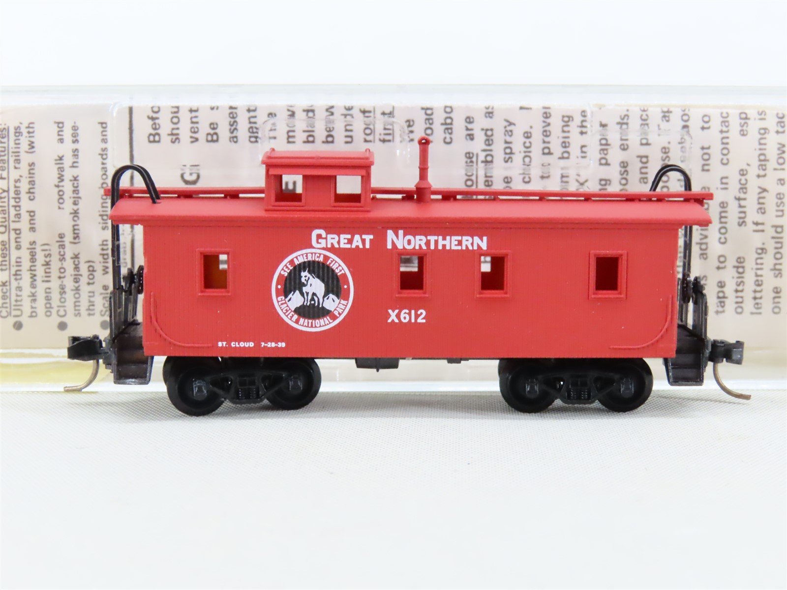 N Scale Kadee Micro-Trains MTL 50090 GN Great Northern Caboose #X612