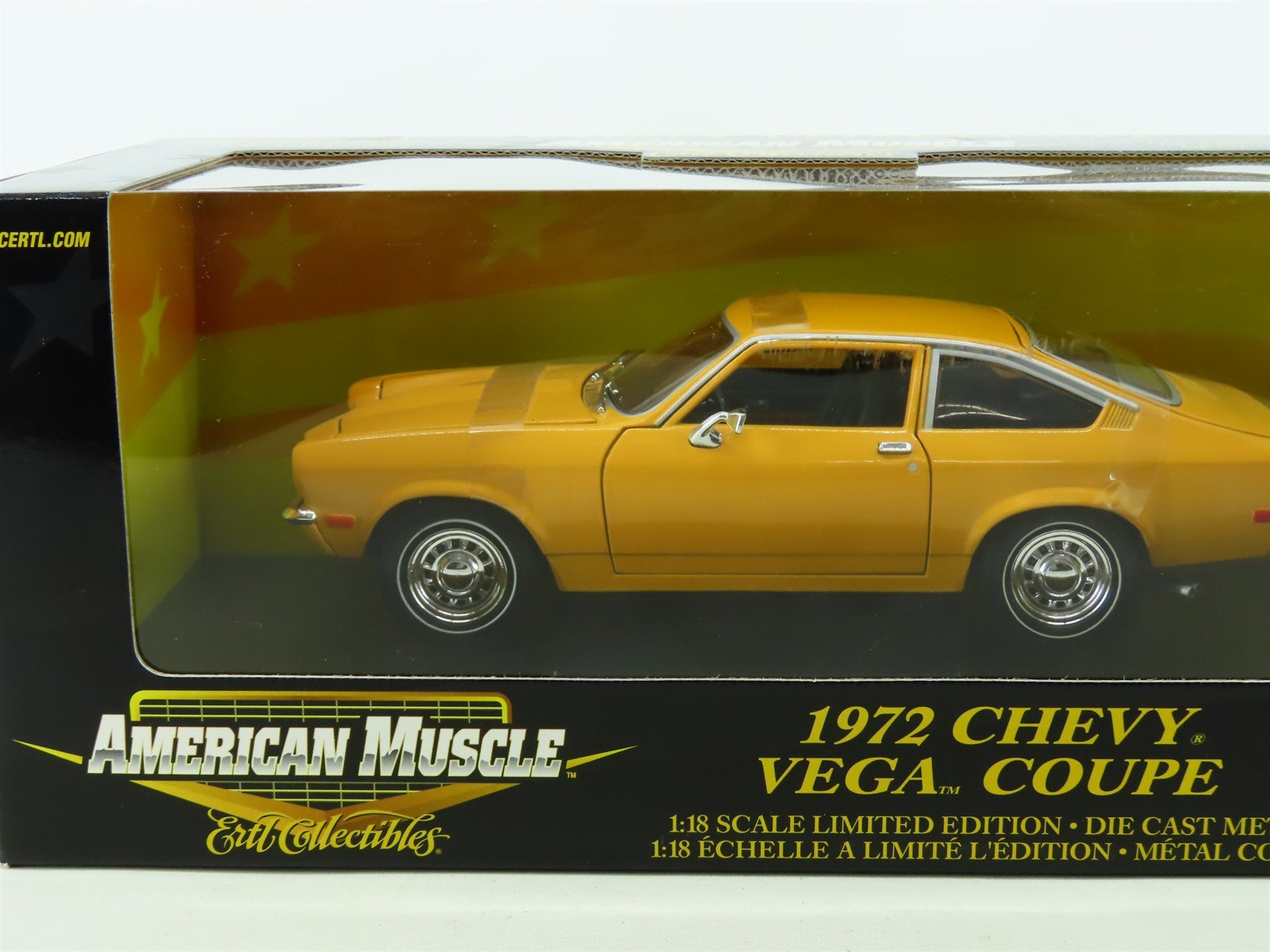 1:18 Scale Ertl American Muscle Die-Cast 36678 1972 Chevy Vega 