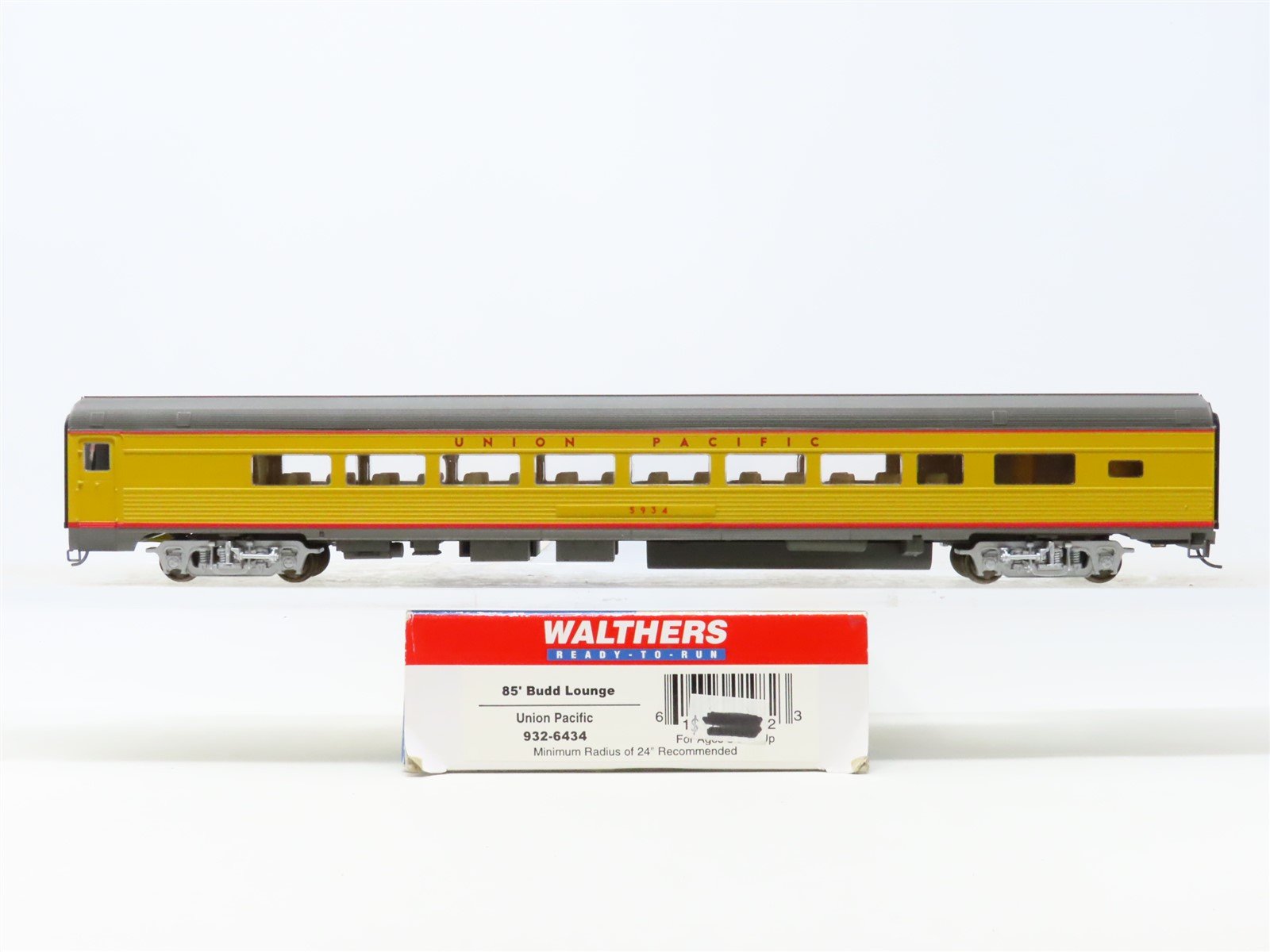 HO Scale Walthers 932-6434 UP Union Pacific 85' Lounge Passenger Car