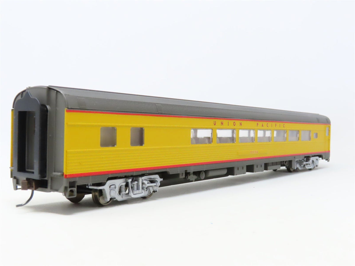 HO Scale Walthers 932-6434 UP Union Pacific 85&#39; Lounge Passenger Car
