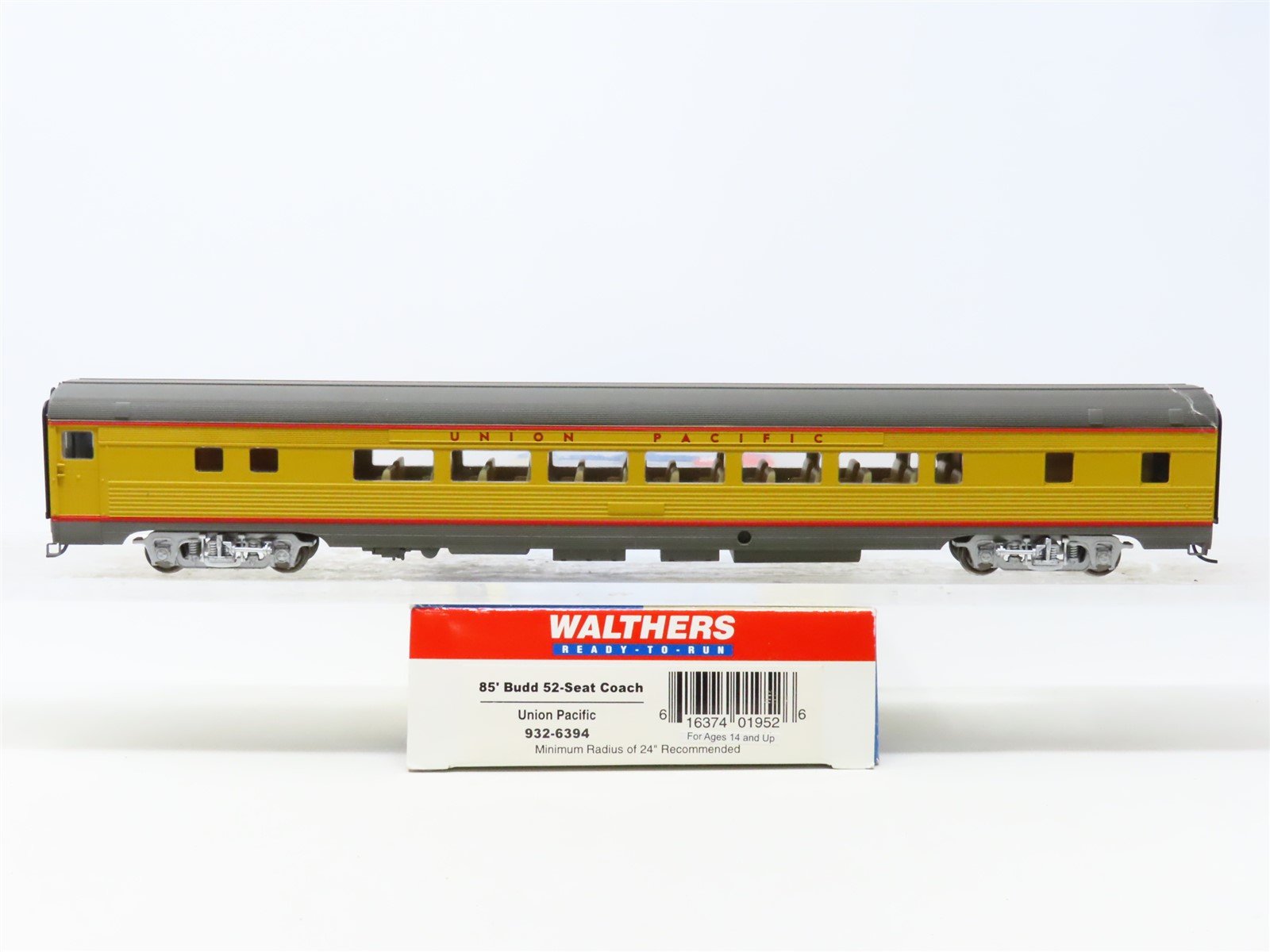 HO Scale Walthers 932-6394 UP Union Pacific 85' 52-Seat Coach Passenger Car