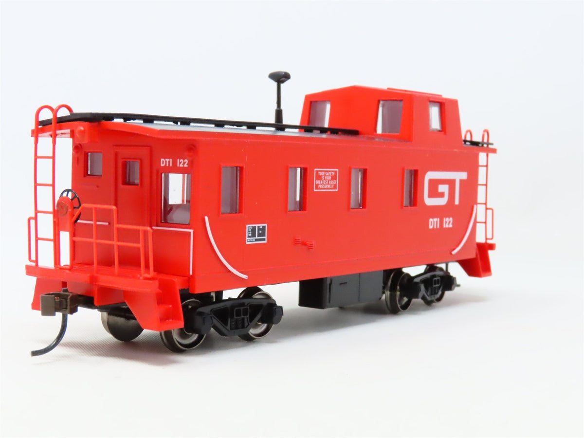HO Bachmann Silver 14004 GT Grand Trunk Western Offset Cupola Caboose #122